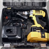 T04. DeWalt drill. Model DW980K-2. 